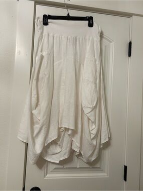 Chelsea & Theodore White Asymmetrical Linen Pocket Skirt